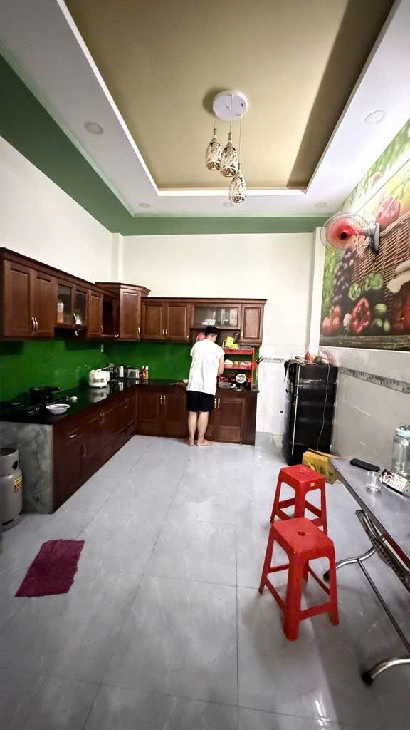 HXH – Ô TÔ NGỦ TRONG NHÀ – TRUNG TÂM BÌNH TÂN